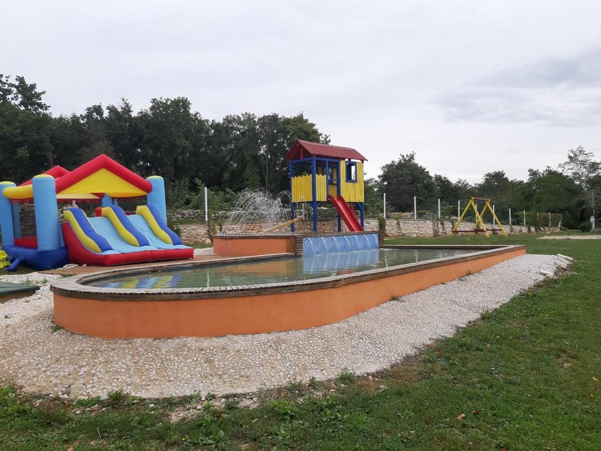 Holiday Park Village Jelovci Kringa Phòng bức ảnh
