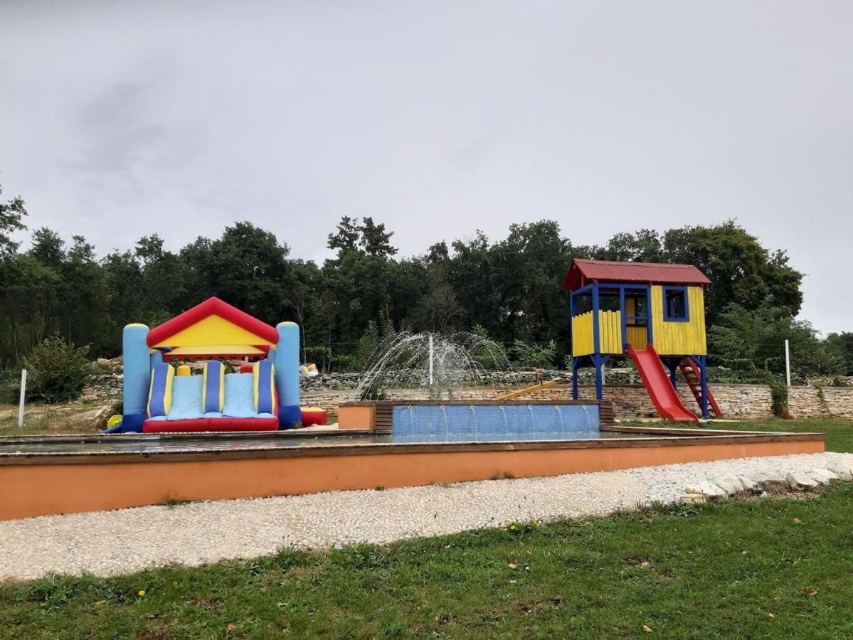 Holiday Park Village Jelovci Kringa Phòng bức ảnh