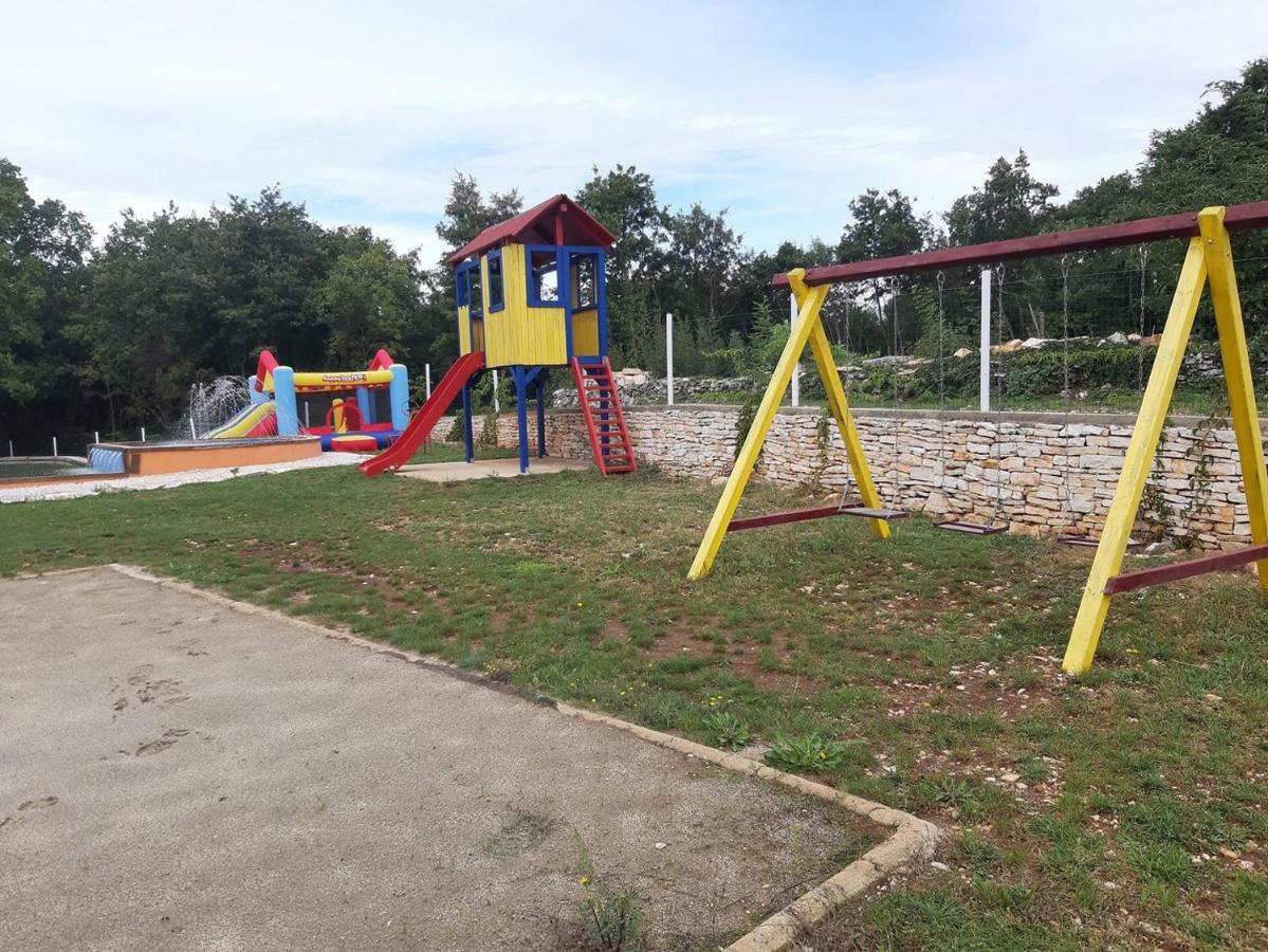 Holiday Park Village Jelovci Kringa Phòng bức ảnh