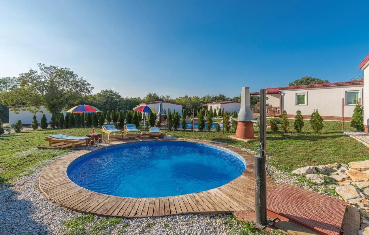 Holiday Park Village Jelovci Kringa Ngoại thất bức ảnh